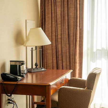Hotel Topeka At City Center Ngoại thất bức ảnh