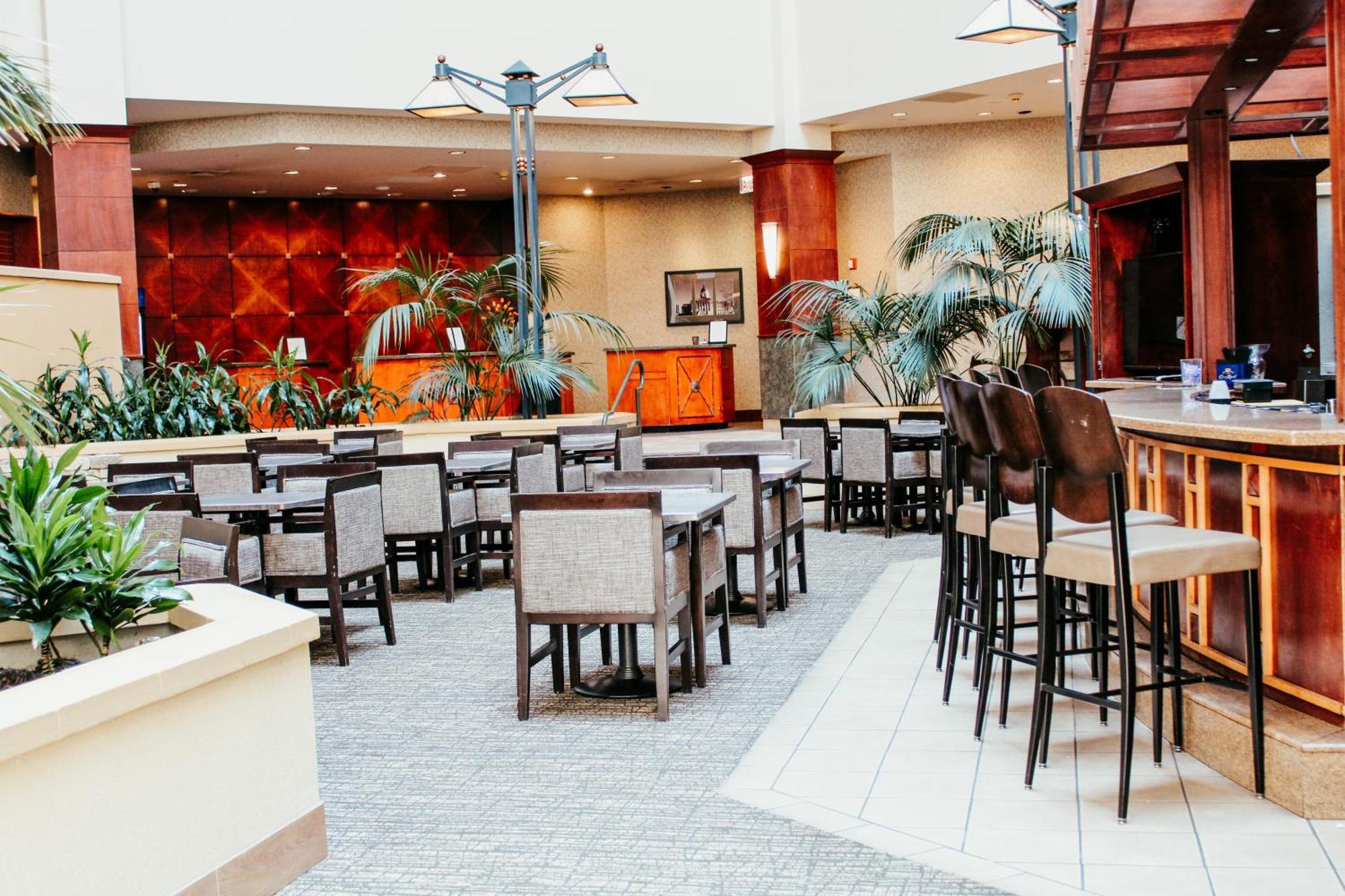 Hotel Topeka At City Center Ngoại thất bức ảnh
